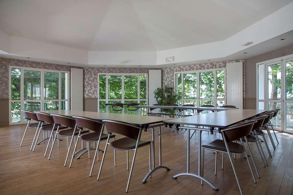 Clos De Vallombreuse, The Originals Relais Douarnenez Amenities photo